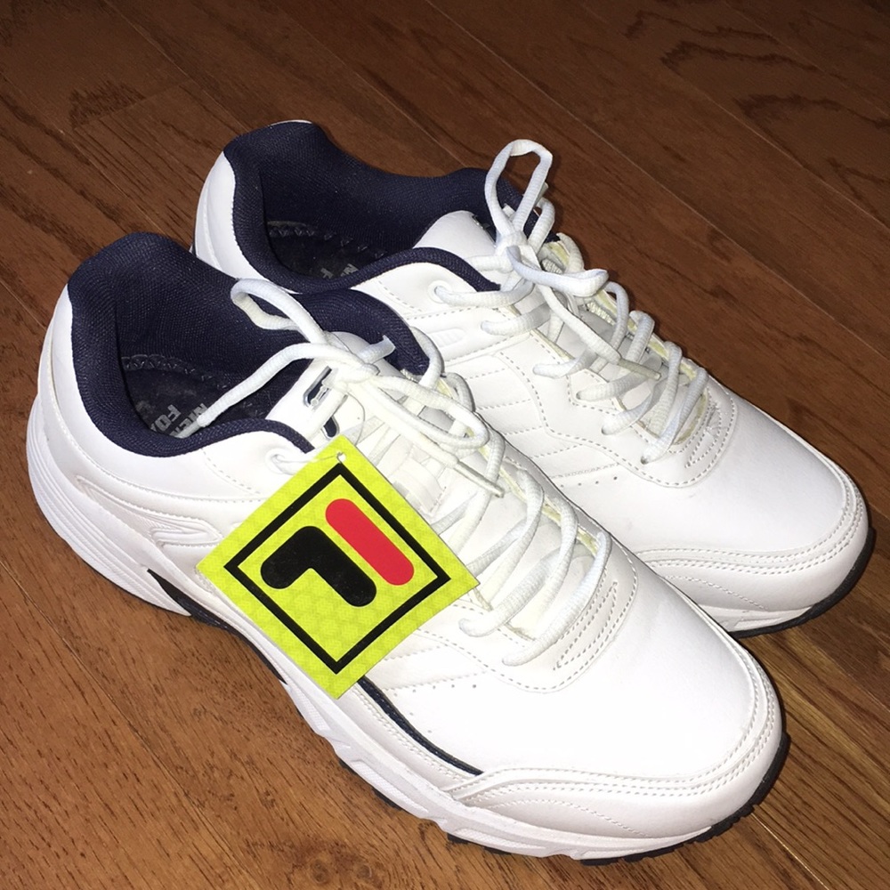 NWTmen’s Fila memory foam footbed tennis shoes10W